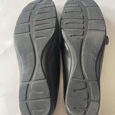 Brand New AK Anne Klein iflex Black Leather Loafers (Size 6.5M)