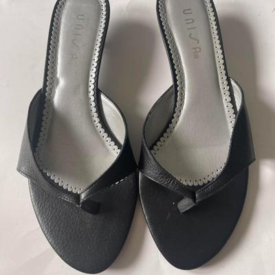 Brand New Unisa Sandals with Black Strap and Low Heel (Size 6)