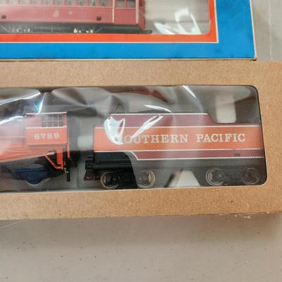 Lot of HO Trains Cars Roundhouse Model Power Southern Pacific Steam Locomotive & Tender #6789