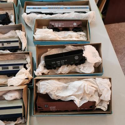 Lot of 12 Athearn HO Gauge Trains Cars B&O Baltimore Ohio Santa Fe Pennsylvania Norfolk & Western