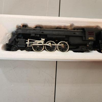 Mantua HO Gauge 328-80 Canadian Pacific w Steam Sound Locomotive & Tender