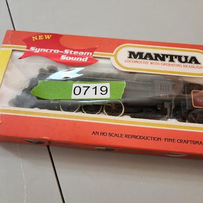 Mantua HO Gauge 328-80 Canadian Pacific w Steam Sound Locomotive & Tender
