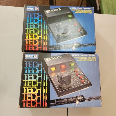 2 MRC TECH II LOCO-MOTION MODEL TRAIN TRANSFORMER POWER SUPPLY