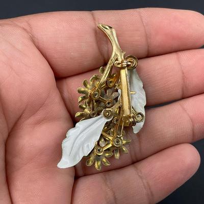 -75- JEWELRY | Daisy Brooch & Post Earrings