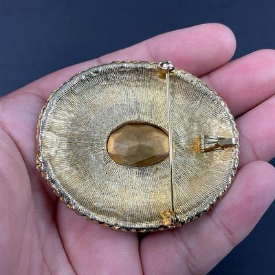 -76- JEWELRY | Topaz Gold Colored Brooch & Clip Earrings