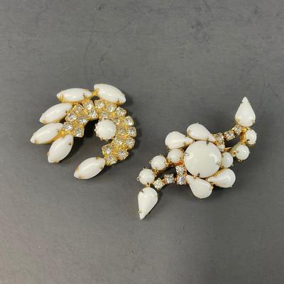 -77- BROOCHES | Milk Glass Pins