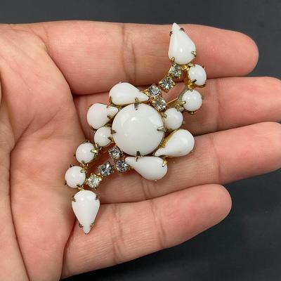 -77- BROOCHES | Milk Glass Pins