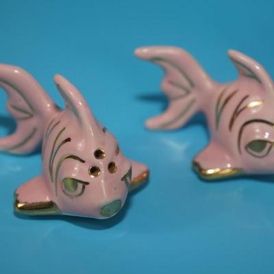 CERAMIC ARTS STUDIO 1942-1956- PINK WIDE TAIL FISH AND SALT & PEPPER SHAKERS
