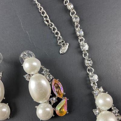 -93- COSTUME JEWELRY | Elegant Statement Necklaces