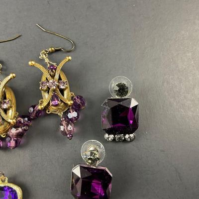 -94- COSTUME JEWELRY | Miscellaneous Assortment Of Earrings