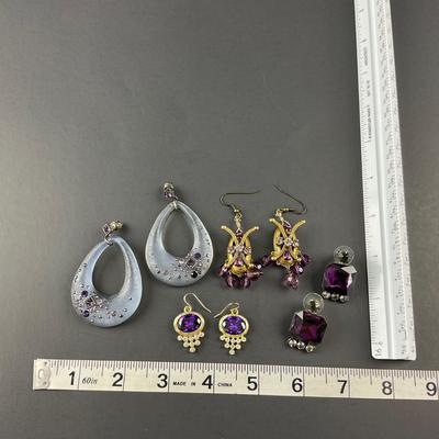 -94- COSTUME JEWELRY | Miscellaneous Assortment Of Earrings