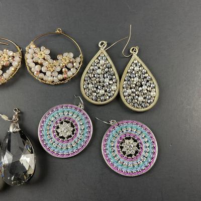 -94- COSTUME JEWELRY | Miscellaneous Assortment Of Earrings