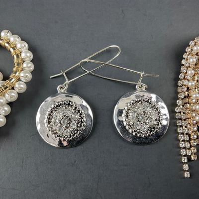 -95- COSTUME JEWELRY | Miscellaneous Assortment Of Earrings