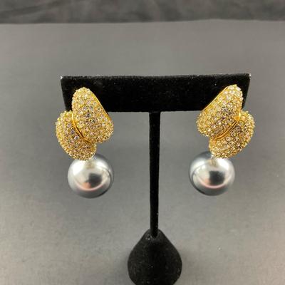 -95- COSTUME JEWELRY | Miscellaneous Assortment Of Earrings