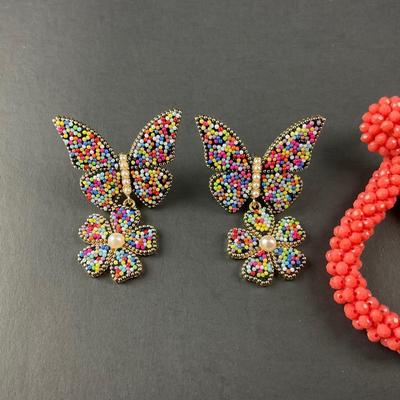 -97- COSTUME JEWELRY | Miscellaneous Assortment Of Earrings