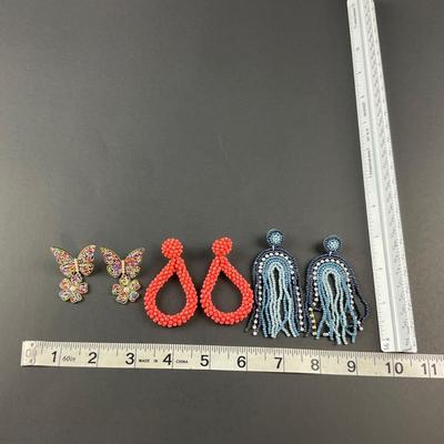 -97- COSTUME JEWELRY | Miscellaneous Assortment Of Earrings