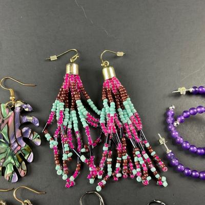 -97- COSTUME JEWELRY | Miscellaneous Assortment Of Earrings