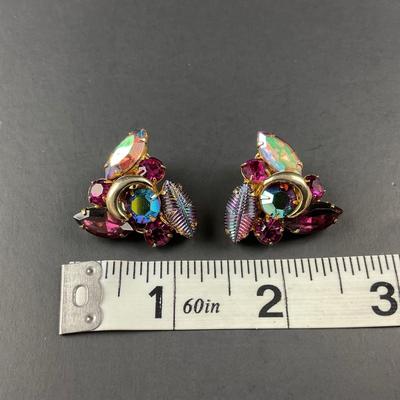 -103- DEMI KRAMER | Peacock Molded Glass Gold, Purple, Red, Rhinestone Brooch & Earrings | Marked