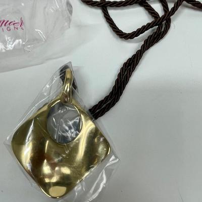 New Premier Necklace Long Lace Gold Tone Pendant