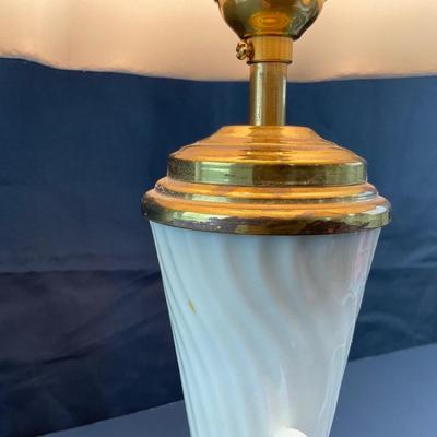 -117- BELLEEK | Shamrock Ireland Porcelain Lamp | Works