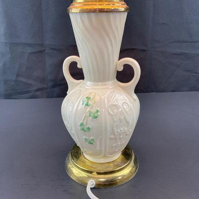 -117- BELLEEK | Shamrock Ireland Porcelain Lamp | Works
