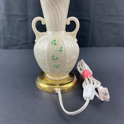 -117- BELLEEK | Shamrock Ireland Porcelain Lamp | Works