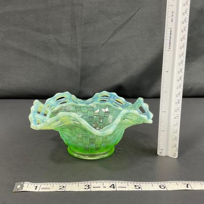 -118- URANIUM | Fenton Green Opalescent Basketweave Bowl