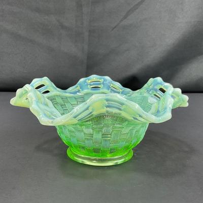 -118- URANIUM | Fenton Green Opalescent Basketweave Bowl