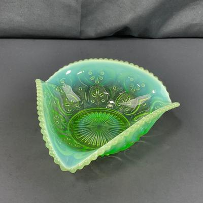 -124- URANIUM | Triangle Green Opalescent Bowl