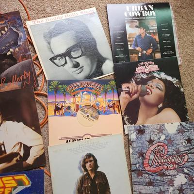lot of 16 Record Albums Star Wars, Buddy Holly Story Kris Kristofferson Chicago Urban Cowboy & more