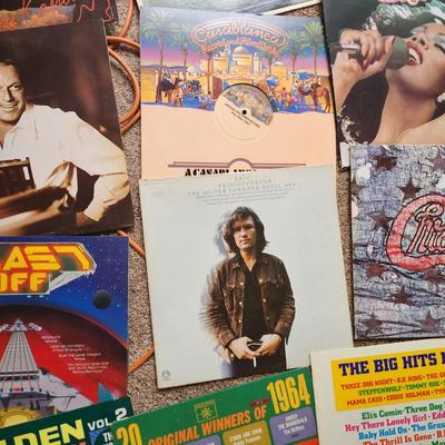 lot of 16 Record Albums Star Wars, Buddy Holly Story Kris Kristofferson Chicago Urban Cowboy & more