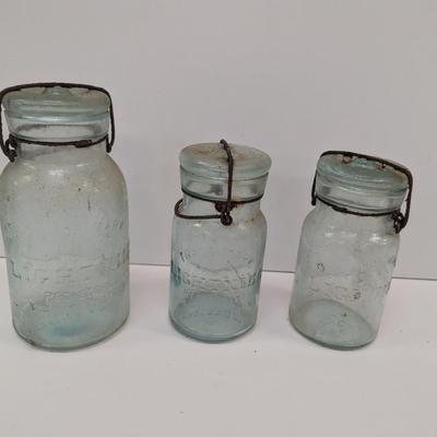 Trade Mark Lightning Putman Jars