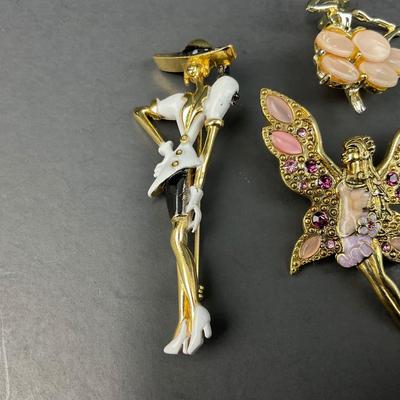 -158- PINS | Assorted Fancy Lady Brooches