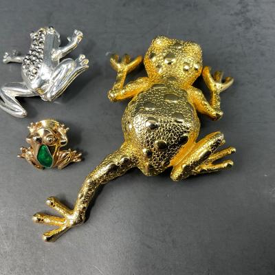 -162- PINS | Assorted Frog Brooches