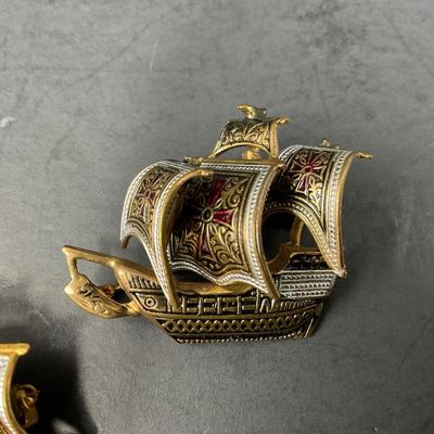 -164- PINS | Spain Gold Tone Damascene Galleon Sailing Ship Brooches