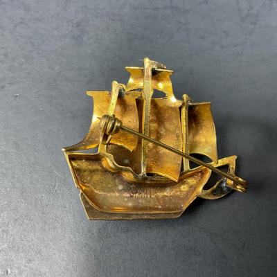 -164- PINS | Spain Gold Tone Damascene Galleon Sailing Ship Brooches