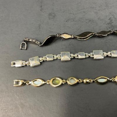 -167- COSTUME JEWELRY | Assorted Colored Bracelets