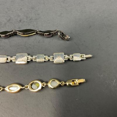 -167- COSTUME JEWELRY | Assorted Colored Bracelets