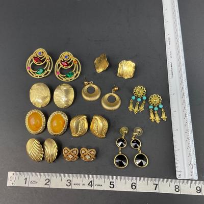 -169- COSTUME JEWELRY | Assorted Miscellaneous Earrings