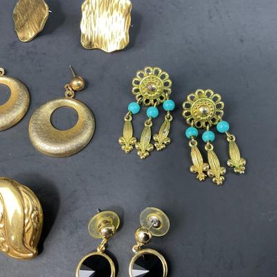 -169- COSTUME JEWELRY | Assorted Miscellaneous Earrings