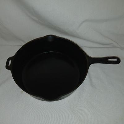 Immaculate Griswold Hinged Double Skillet 80 Top 1103 And Bottom 1102 Erie PA Cast Iron