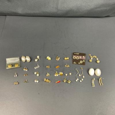 -172- COSTUME JEWELRY | Assorted Miscellaneous Earrings