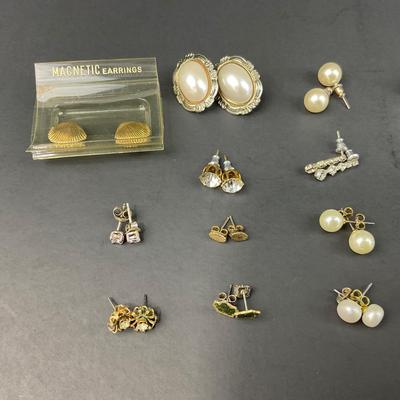 -172- COSTUME JEWELRY | Assorted Miscellaneous Earrings