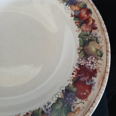 CIC Pamela Gladding dinnerware set - place setting for 8