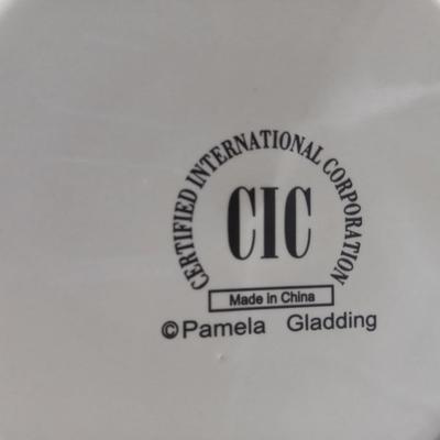 CIC Pamela Gladding dinnerware set - place setting for 8