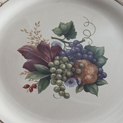 CIC Pamela Gladding dinnerware set - place setting for 8