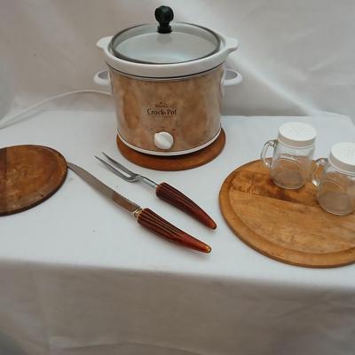 Rival Crockpot with wooden hot plates, salt & pepper shakers and wooden hot plates