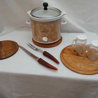Rival Crockpot with wooden hot plates, salt & pepper shakers and wooden hot plates