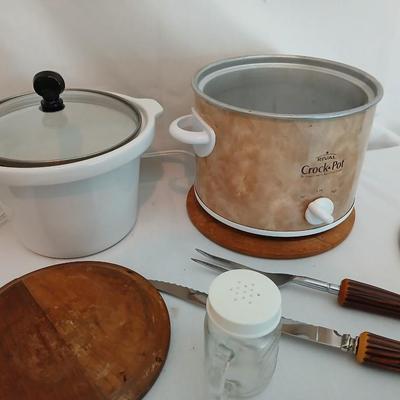 Rival Crockpot with wooden hot plates, salt & pepper shakers and wooden hot plates