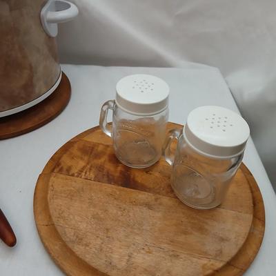 Rival Crockpot with wooden hot plates, salt & pepper shakers and wooden hot plates